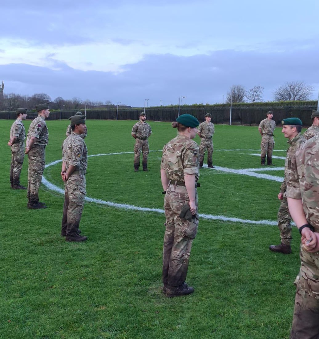 UKArmyLogistics's tweet image. An absolutely historic achievement for our first woman to pass the immensely tough All Arms #Commando Course, Capt Eve Newton. Hoofing! 👇👇👇