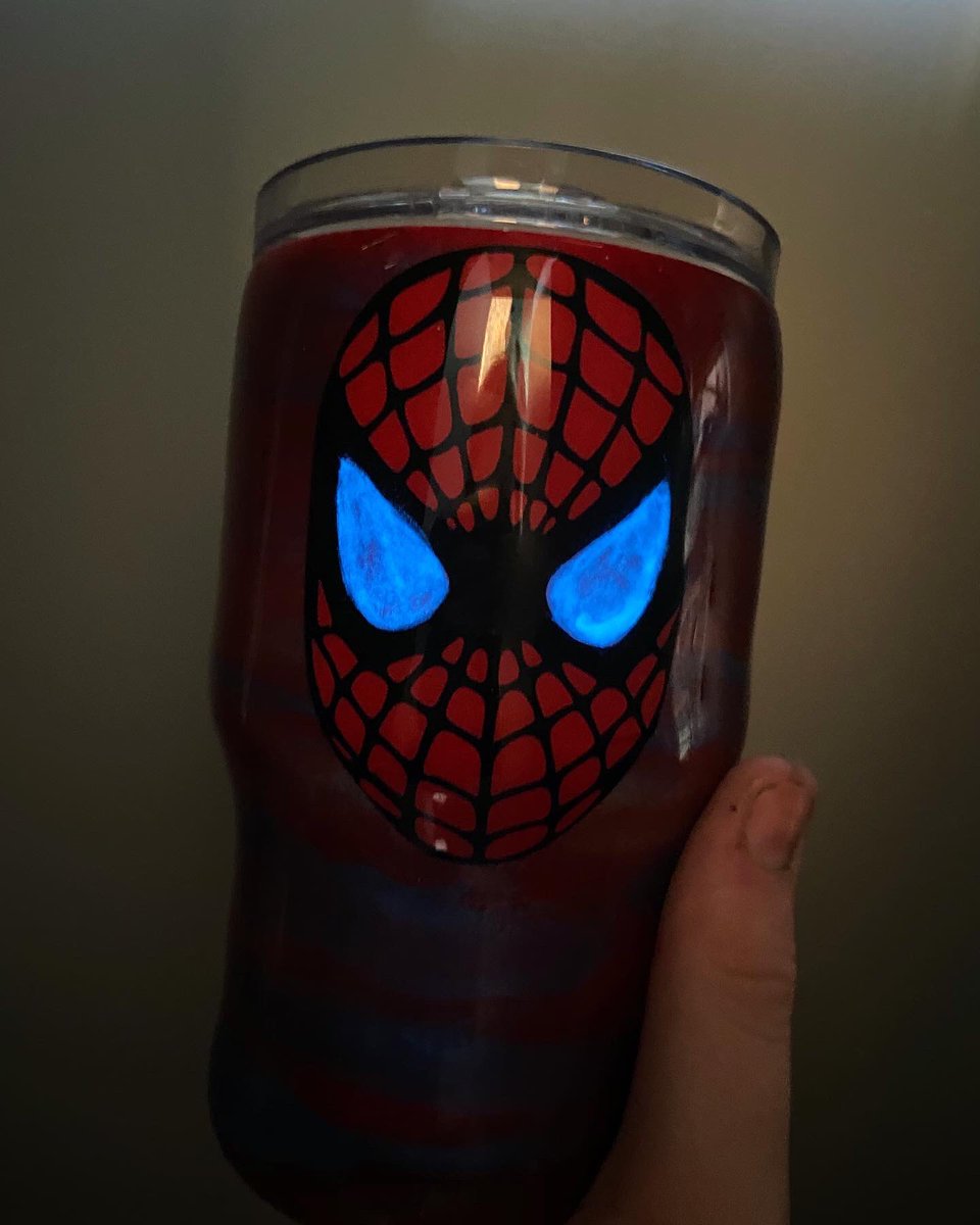 CheysCups's tweet photo. What does Spider-Man do for a living??

He’s a web designer🕸😂

Thought y’all deserved a bad joke to laugh at on this Wednesday in December☺️

#cheyscups #tumblercups #customepoxytumblers #epoxytumblers #customcups #kidstumblers #spiderman #spidermancustom https://t.co/UpnVW2Y0mO