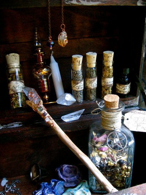 MoonSpellMagic's tweet image. Charm Boxes
#charmbox #spellbox #charms #magic #blogger #witch #pagan #spirituality #mystical #gemstones #wish #intentions #dreams #magictools
yourmagicalhome.blogspot.com/2020/12/charm-…