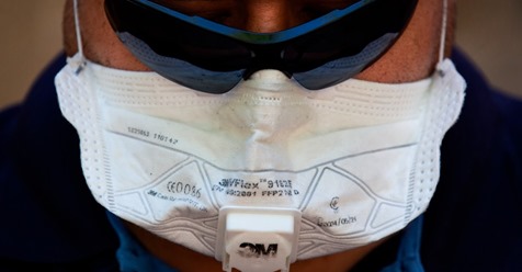 La OMS emitió hoy nuevas recomendaciones sobre el uso de mascarillas protectoras durante la pandemia de COVID-19, que entre otras cosas desaconsejan el uso de aquellas que tienen válvulas, tanto entre el personal sanitario como en la población general sinembargo.mx/02-12-2020/390…