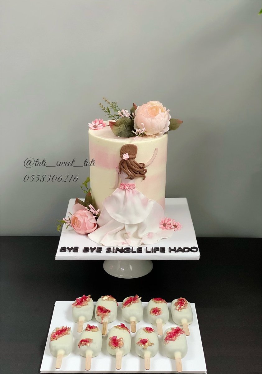 totisweettoti2's tweet photo. #كيكة_توديع_عزوبية #كيكة_زواج #كيكة_ملكة #كيكةزواج #Marriagecake #cake #designer_cakes #riyadh #widdingcake #كيكة_توديع_عزوبية https://t.co/6thurM5HiK