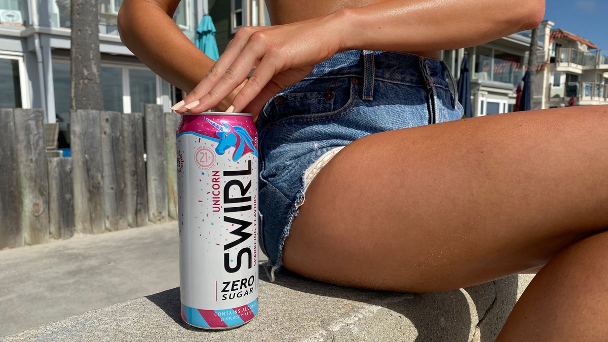 swirlbeverage's tweet photo. Searching for something then realizing it's in your hand. 🦄@swirlbeverage #swirledseries #swirlysquaresunday #swirlbeverage #swirlunicorn #swirlnation #swirllife @skeffdist @DonnewaldDist @WIDistributors @brewersdist @dolldsm @QuikTrip @7eleven @krogerco @Safeway https://t.co/UlLmTXxYpL