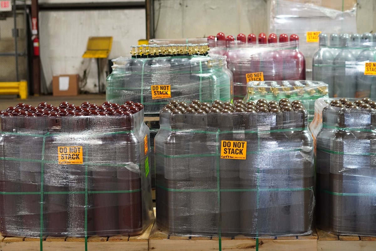 cyltec's tweet photo. Our shipping department has been busy! #gascylinders https://t.co/XS3QMmKedW