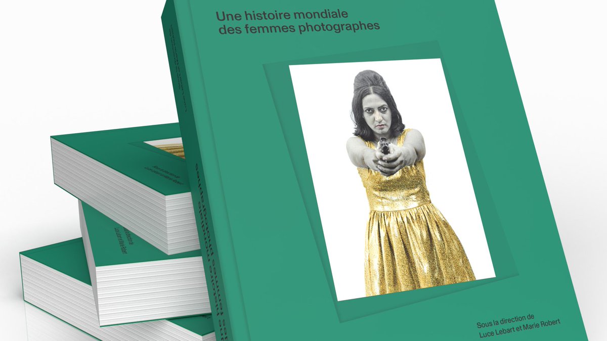 A global history of women photographers –
Written by women!
Delighted to have participated in this collective project led by Luce Lebart and Marie Robert . Published by <a href="/EditionsTextuel/">Éditions Textuel</a> !
#Photography #WomenPhotographers #History