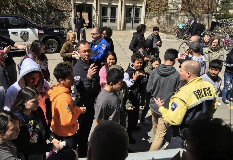 UMNpublicsafety's tweet photo. Thank you to Officer Mike, one of the founders of @bikecopsforkids for his many years of service to the City of Minneapolis and University community. For his kind heart, guidance and friendship. Enjoy Retirement Officer Mike 🚴‍♂️ https://t.co/7hwplsAeVa