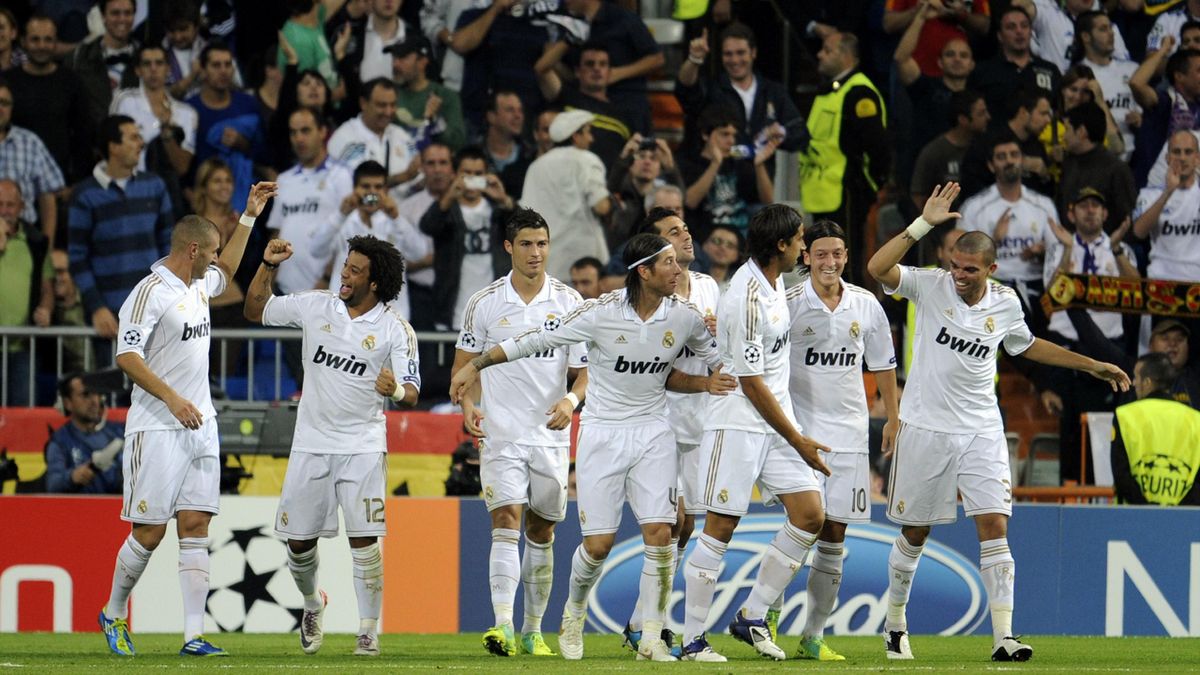 En poules, le Réal écrase les équipes de sa poules : Ajax, Lyon et Dinamo Zagreb. 6 victoires, 19 buts marqués, 2 buts encaissés.