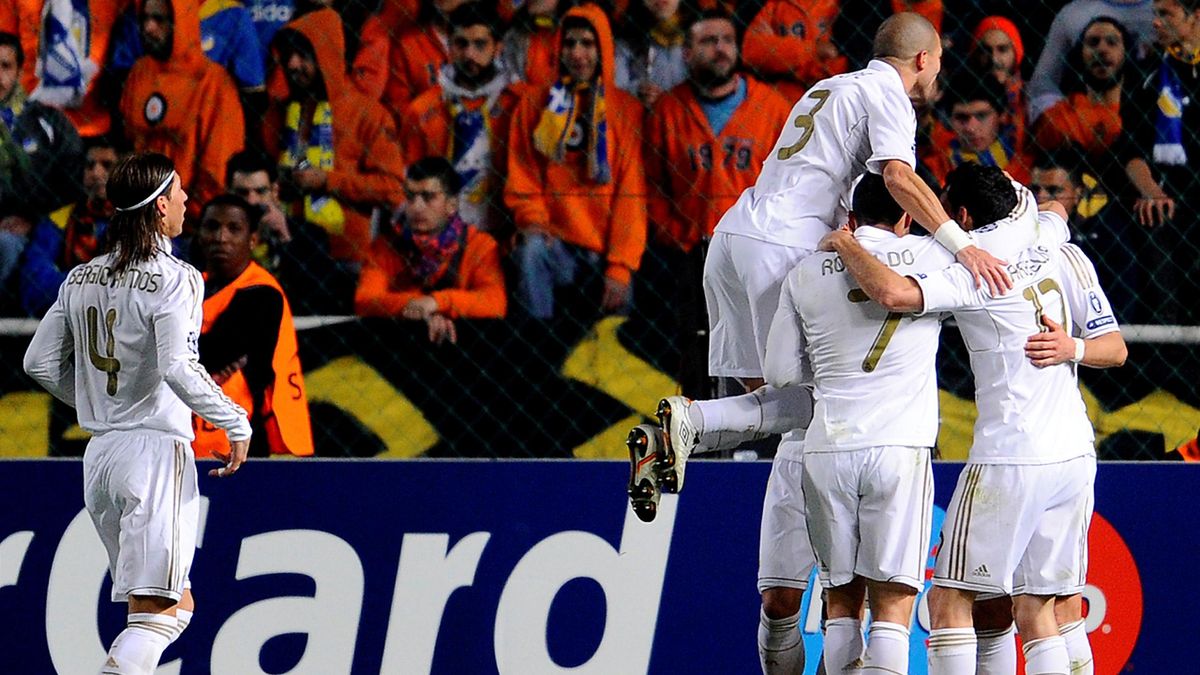 En 8e de finale, le Real s’impose 5-2 sur les deux matchs face au CSKA Moscou, notamment grâce à 3 buts de Ronaldo.En quart de finale, le Real humilie Nicosie 8-2 sur l’ensemble des deux matchs, grâce au duo Ronaldo-Benzema avec 4 buts.