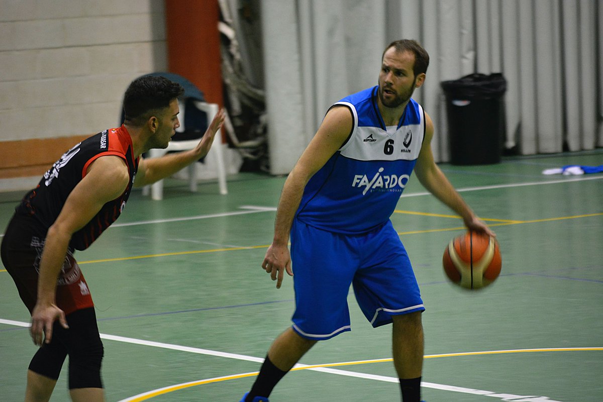ADB_Hellin's tweet photo. Hoy dia de cumpleaños!! 🎉🎉

Hoy toca felicitar a uno de nuestros jugadores con más trayectoria en la historia del club que sigue sumando años. Una lastima que este año no podamos disfrutar de el en la pista 😢🏀

Muchas felicidades @AndresSnchez7 ‼️💙🏀🔥 https://t.co/mqOEiPb4GV