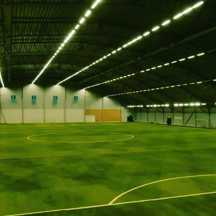 Barringtonsimon's tweet photo. Kick off 2021 bokat!
Vi besöka @boson_idrottsfolkhogskola för första gången 💥💫💥💫

Glädje, Gemenskap, Utveckling 
⚽🇳🇬⚽🇳🇬⚽🇳🇬⚽🇳🇬⚽🇳🇬⚽

#erikslundkf #ekf #F10 #täby #fotboll #idrott #sanktan #flickalliansen https://t.co/FCnkYYvi0y https://t.co/3P21rsLuzU
