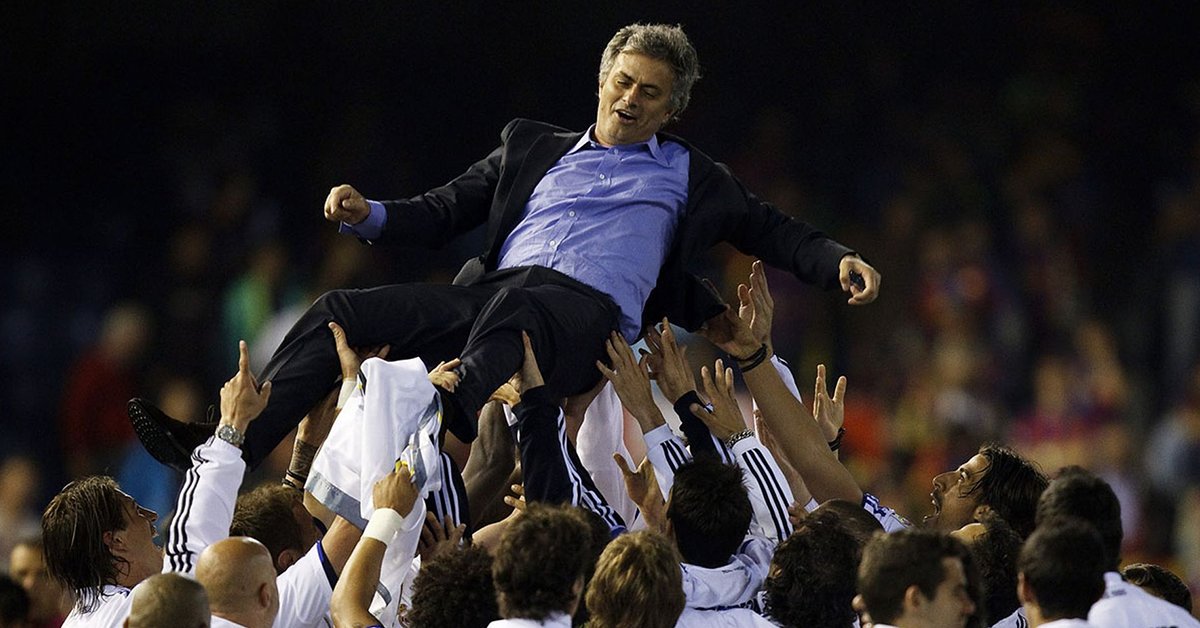 Mourinho reste encré dans le cœur des fans du Real, celui qui a donné cette reconstruction à ce Real, qui était en difficulté avant 2010.