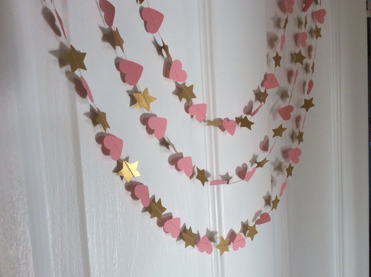 buntingdisrupt's tweet photo. These paper garlands are my best sellers at the moment - stars, hearts and geometric shapes... #HandmadeHour #handmadeChristmas #shopsmall https://t.co/e7qIokVyY8 https://t.co/O0AayAX4Yr