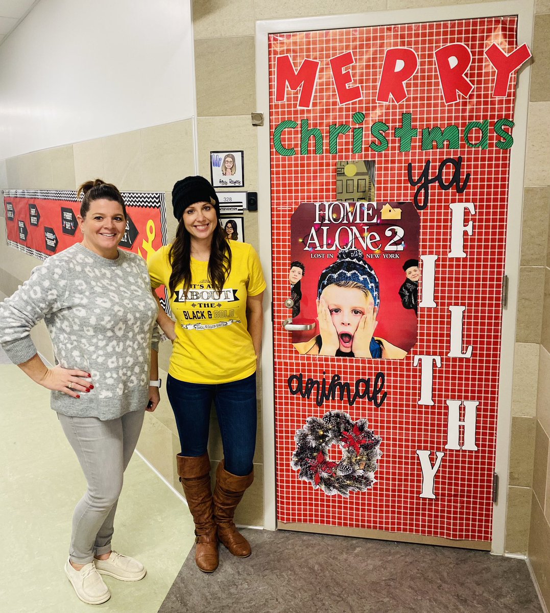 HBlake79's tweet photo. Let the door decorating contest begin!!🎄@CISDNobleReed @OfficialCISD #beNoble https://t.co/ktpn3TckBS