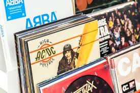 bizmodeller's tweet image. At home? Need to sort out your music files once &amp;amp; for all?  Try iHomeServer, It supercharges iTunes to make it a better media server. #iHomeServer starts iTunes as a service, adds iTunes streaming capabilities to Smart TVs, browsers &amp;amp; the internet etc  ow.ly/aUqg50z0g2r