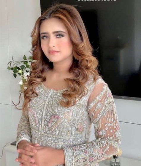 BakwasBlah's tweet photo. abay itna tou shaid mein apne walima pe tyar na hon jitna ye apni birthday pe hoi vi hai ,😂 https://t.co/VHDe5yBh3J