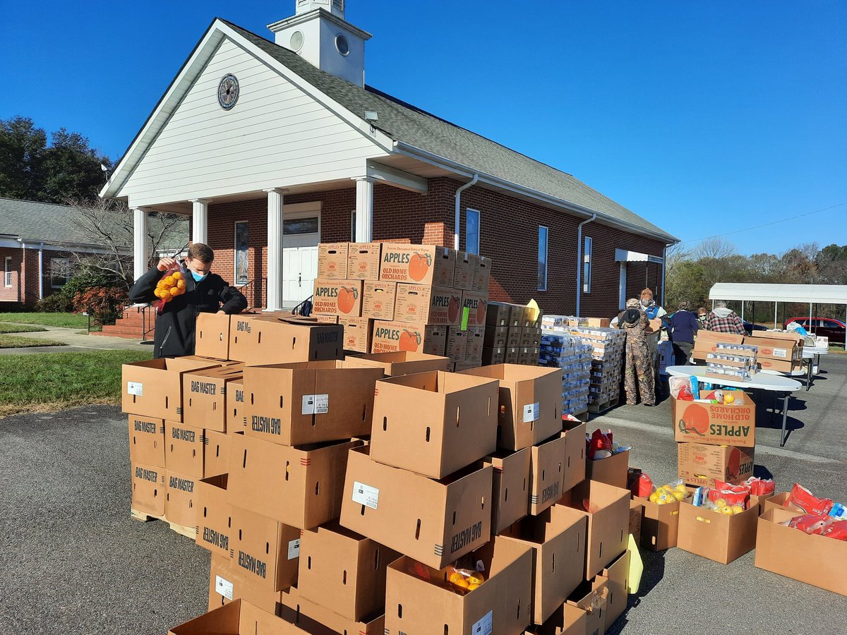 UmcWingate's tweet photo. Today's Mobile Food Pantry was in McFarlan, NC. The people there were so grateful to have the pantry come to them for the first time. Susan, Karen, and Pr. Chris were glad to be able to help hand out the food and talk with the people as they were receiving it. https://t.co/9Xl7eUCjoO