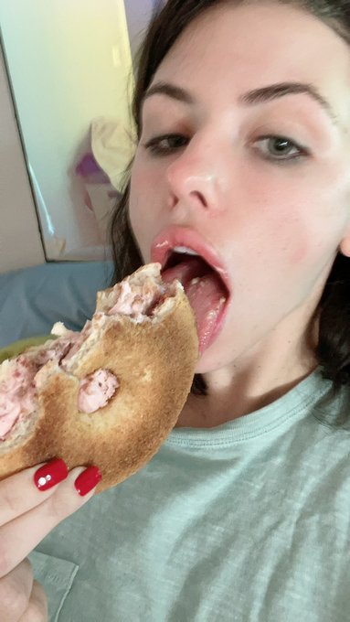 Shout out to @its_that_1_guy for giving me the best gift of a east coast bagel as someone who’s from