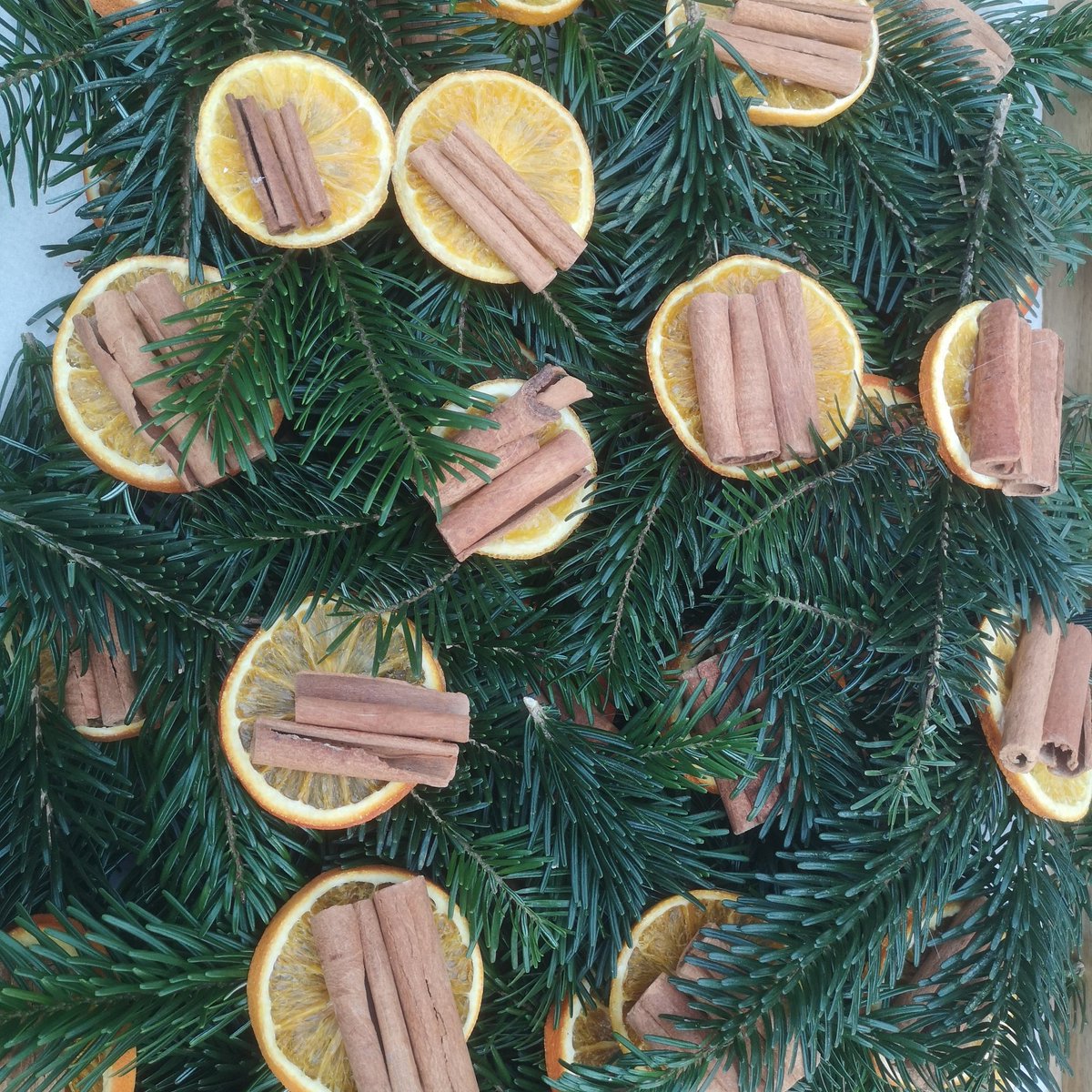 Can't reveal too much at the mo as it's for a customer order for their staff but had a great afternoon creating these!🥰
Can you guess what they will be used for??🤔
#presentationmatters #handmadeChristmas #handmadewithlove #hampers #Somerset #Dorset #luxury #twocountieshampers