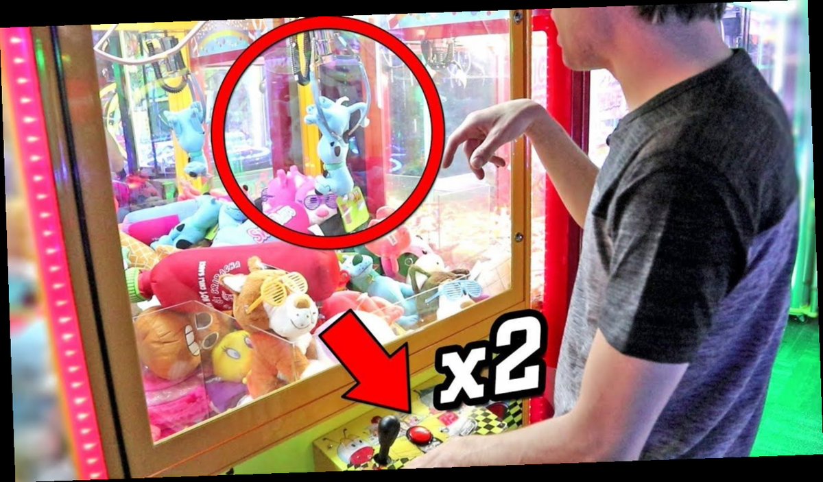 cheat on claw machine / Twitter