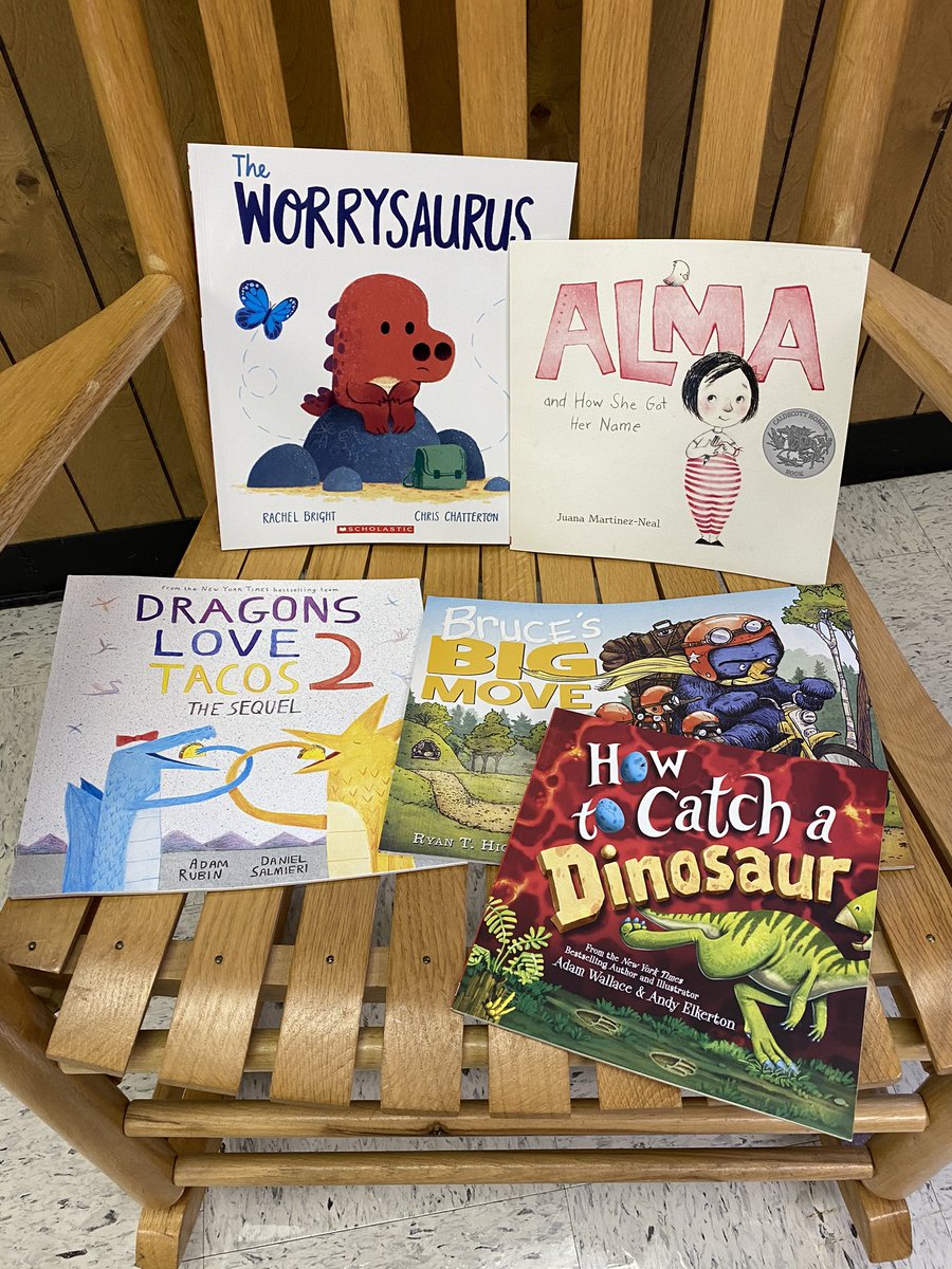 MsBerkSecond's tweet photo. Thank you so much to the @SalemElementary PTA and amazing parents for donating all these fun reads to my class! I will have some thrilled second graders!! #welovebooks #readingtime 📚@SalemSecond https://t.co/GKLWIoCteS