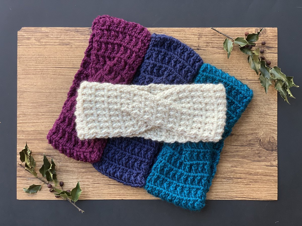 ChicYarnDesigns's tweet photo. The sun is shining but the days are crisp! What better compliment for being outdoors then your own Criss Cross ear warmer. ($22 each, other colors available upon request) #shoplocal #accessories #style #gifts #giftsforher #winter #winterfashion 
#earwarmer #headband #hairband https://t.co/UnDdku6FFr