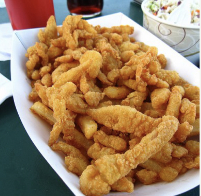 An order of the Clam Strips from @anchorsseafoodgrill will transport your mind back to a summer day at the beach! #SPSMarket #AnchorsSeafoodGrill