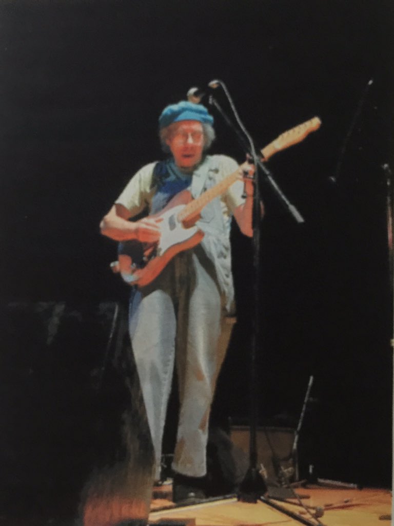 PiedPiperHouse's tweet photo. Happy 78th Birthday to Jake Jacobs! LLAP🖖
1999 Tokyo
1996 Greenwich Village
1994 Bunky & Jake - G.Village
1979 Jake and Peter Gallway- G.Village by Masashi Kuwamoto
📷by @opknox
#TheMagicians #TheFugs #BunkyAndJake #TheFamilyJewels https://t.co/ezn48lCNIv