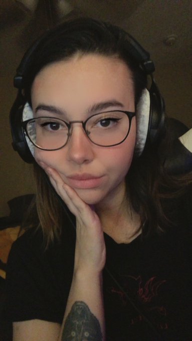 Aye yo, new headphone check 🔊  @beyerdynamic #twitch #SupportSmallStreamers https://t.co/62trk4kFc2<a class="tags" target="_blank" title="On Twitter" href="/?out=eyJ0eXAiOiJKV1QiLCJhbGciOiJIUzUxMiJ9.eyJpYXQiOjE3MjE3NDk5NjAsImlzcyI6InR3cG9ybnN0YXJzLmNvbSIsIm5iZiI6MTcyMTc0OTk2MCwiZXhwIjoxNzUzMjg1OTYwLCJyZWRpcmVjdF91cmwiOiJodHRwczovL3R3aXR0ZXIuY29tL2JleWVyZHluYW1pYyJ9.SVCP5IMgwrUzWeCTw8df85Uwv98wFVlIM6j7Z6t3d1A1EnkKvw-4bJJNTCV_lVkN1nXmOZaGg7KWh2V6IF8FuA">@beyerdynamic</a><a href="/tag/twitch"class="tags">#twitch</a><a href="/tag/supportsmallstreamers"class="tags"><span>#supportsmallstreamers</span></a>