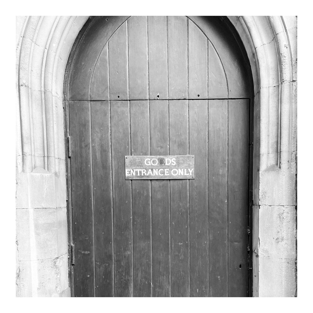 orgchaosmgmt's tweet photo. You never know where errands will take you
#godsentrance #goodsentrance #door #thechurchstudio #errands #convertedchurch #studio #london #catchup #crouchhill #visit https://t.co/EyJv3hSnTj