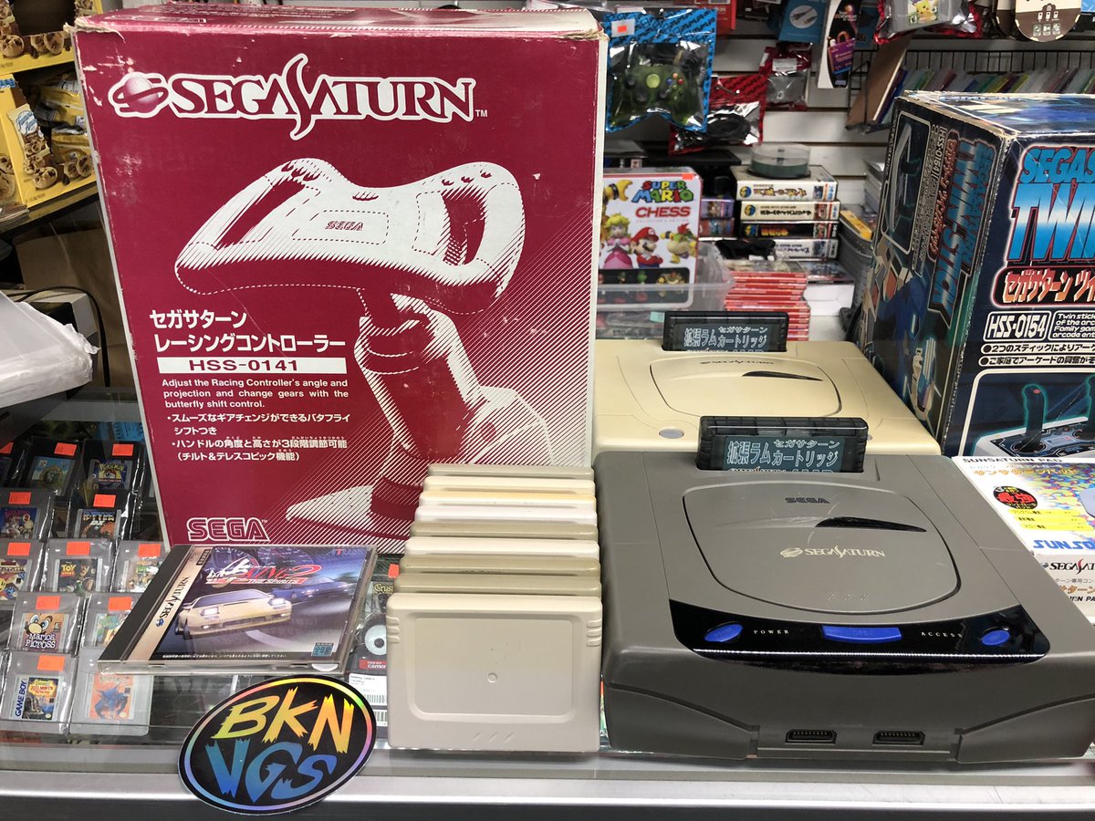 bklynvideogames's tweet photo. Another small lot traded-in. #sega #saturn #segasaturn #twinstick #racingcontroller #4mbram #vmu and más. Quien quiere de mi @gansitomarinelausa https://t.co/8QgiKe0G9e