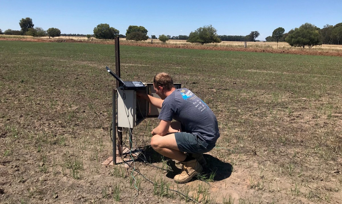 RiceExtension's tweet image. What soil moisture tension do you need to irrigate your DPW rice before limiting yield? Hear prelim findings from @Matt_Champness district survey at the Draper's field day next Thursday 10 December. Register to hear first! ow.ly/MXdv50CyXxF