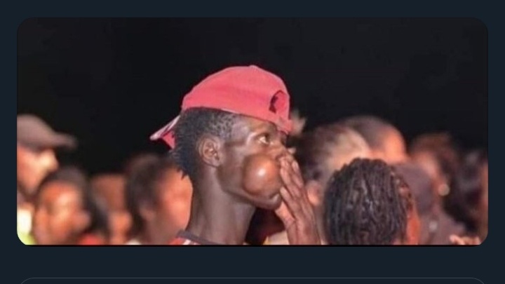 LindeZen's tweet photo. @Kamo_mphelaxx Haa Kamo 21? This must be a prank😶 https://t.co/sAwm6lvSYc