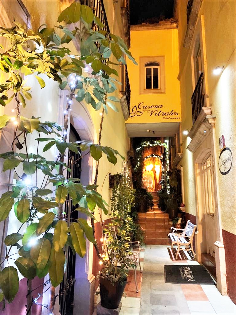 HVitrales's tweet photo. #hotel #zacatecas Ven y a hospedarte en uno de los hoteles de la capital Zacatecana, "Casona Los Vitrales", y conoce una de las ciudades mas bellas y hospitalarias de México https://t.co/MKikFjRZ4v