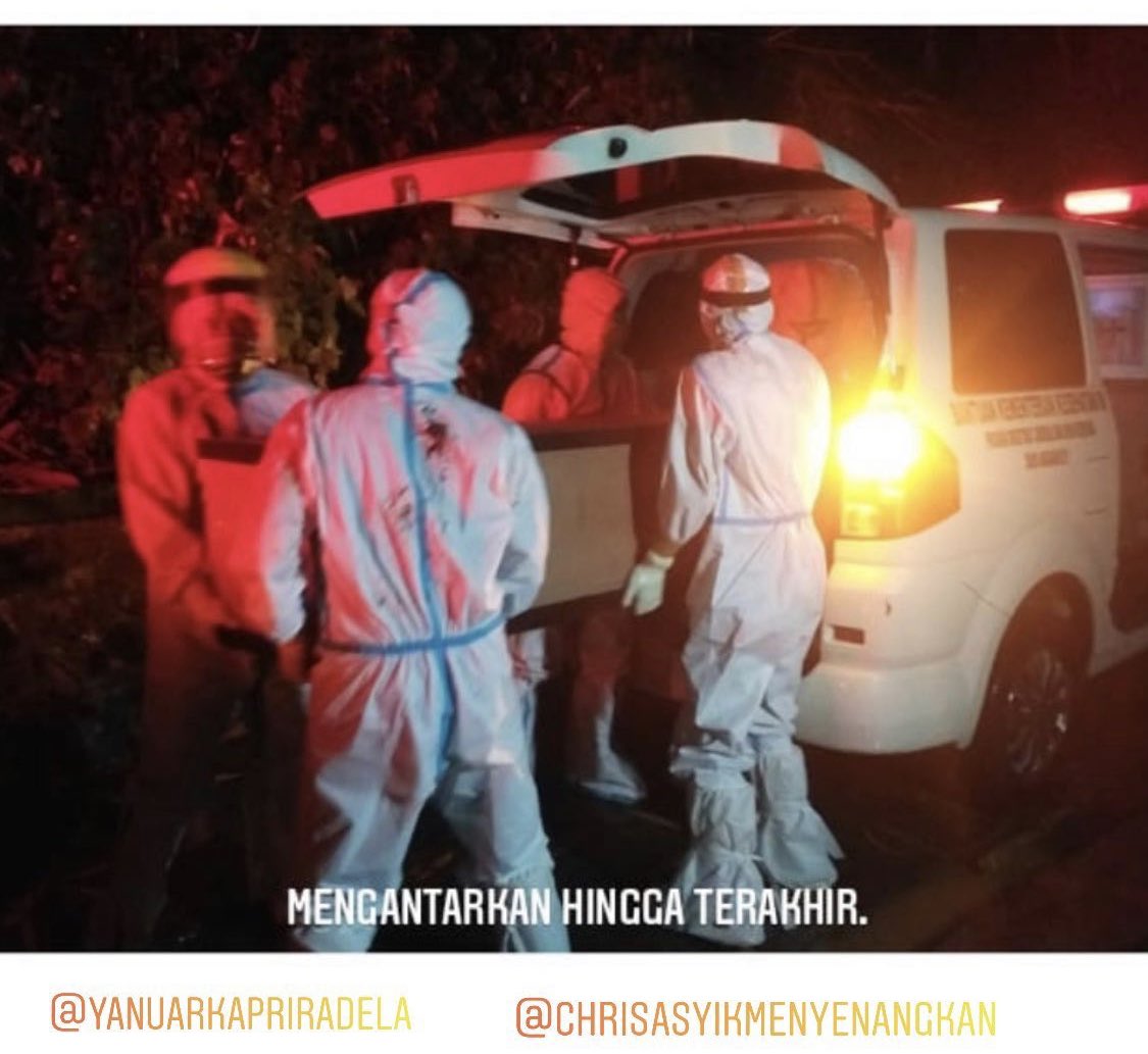 Menshalatkan Guru Terbaik dan mengantarkan hingga tempat terakhir.
Nuhun mang Prastha &amp; Jamur yg sudah mewakili kami yg tidak bisa berada disana. Sehat selalu lur ..