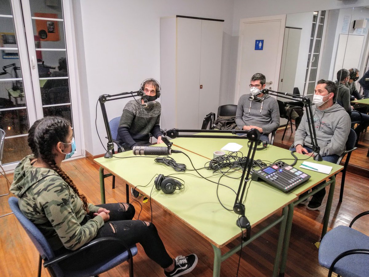 Aurrekoan, <a href="/Euskaraldia/">EUSKARALDIA</a> dela eta #Podcast propioa sortu genuela esan genizun. 

Gaur 2. kapitulua argitaratu dugu: "Euskalduntzea".

Ateak ireki dizkigute <a href="/AEK_eus/">AEK-KORRIKA</a> euskaltegian, eta solasean jarri ditugu irakasle eta ikasleak.

ENTZUN ELKARRIZKETA: 
buzzsprout.com/1519909/6656704