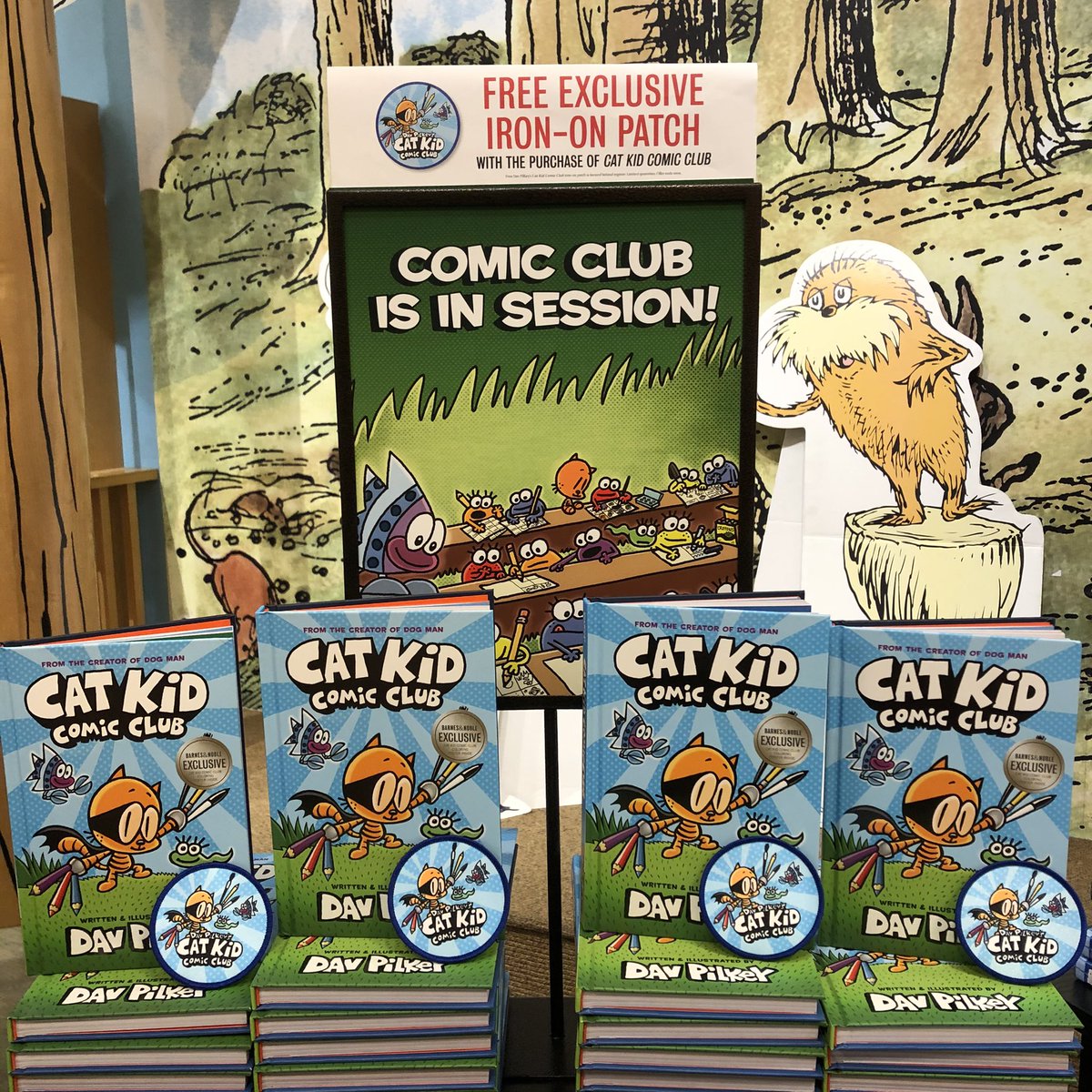 Barnes Noble Midland On Twitter The Creator Of Captain Underpants And Dog Man Is At It Again With His Newest Release Cat Kid Comic Club While Supplies Last You Can Get