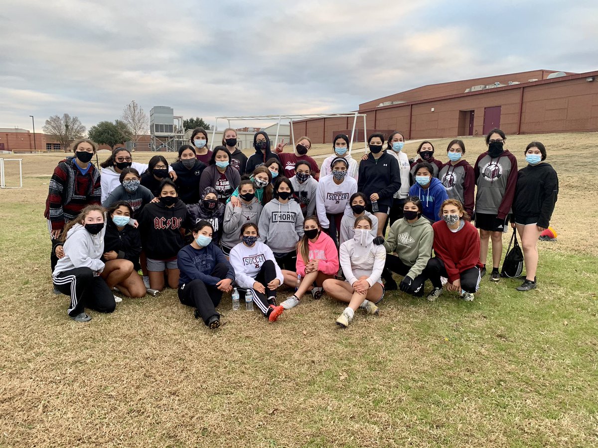 SissiesSoccer's tweet image. Day 3 is done and we’re on to the next!!! #movinrightalong #upper90 #defensiveshape #fullfieldtomorrow #letsgoooo #megem