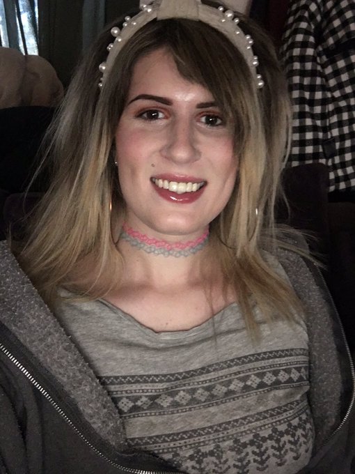 Rare photos of myself with my hair down https://t.co/a7kssY5hom<a href="/tag/mvsales"class="tags"><span>#mvsales</span></a><a href="/tag/mvtrans"class="tags"><span>#mvtrans</span></a>