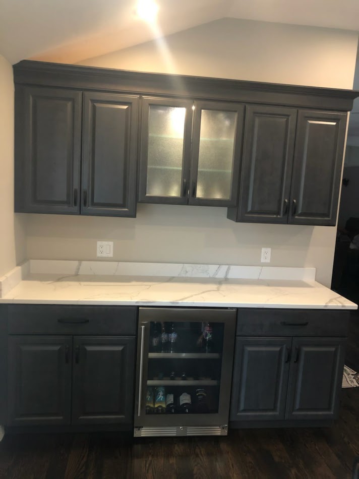LighthouseMarb1's tweet photo. Calacatta Statuario Quartz with full height back splash
#calacattastatuario #quartz #calacatta #statuario #countertops #countertopdesign #kitchen #kitchendesign #kitchenremodel #kitchenrenovation #countertopinstallation https://t.co/h4QOSv1T9s