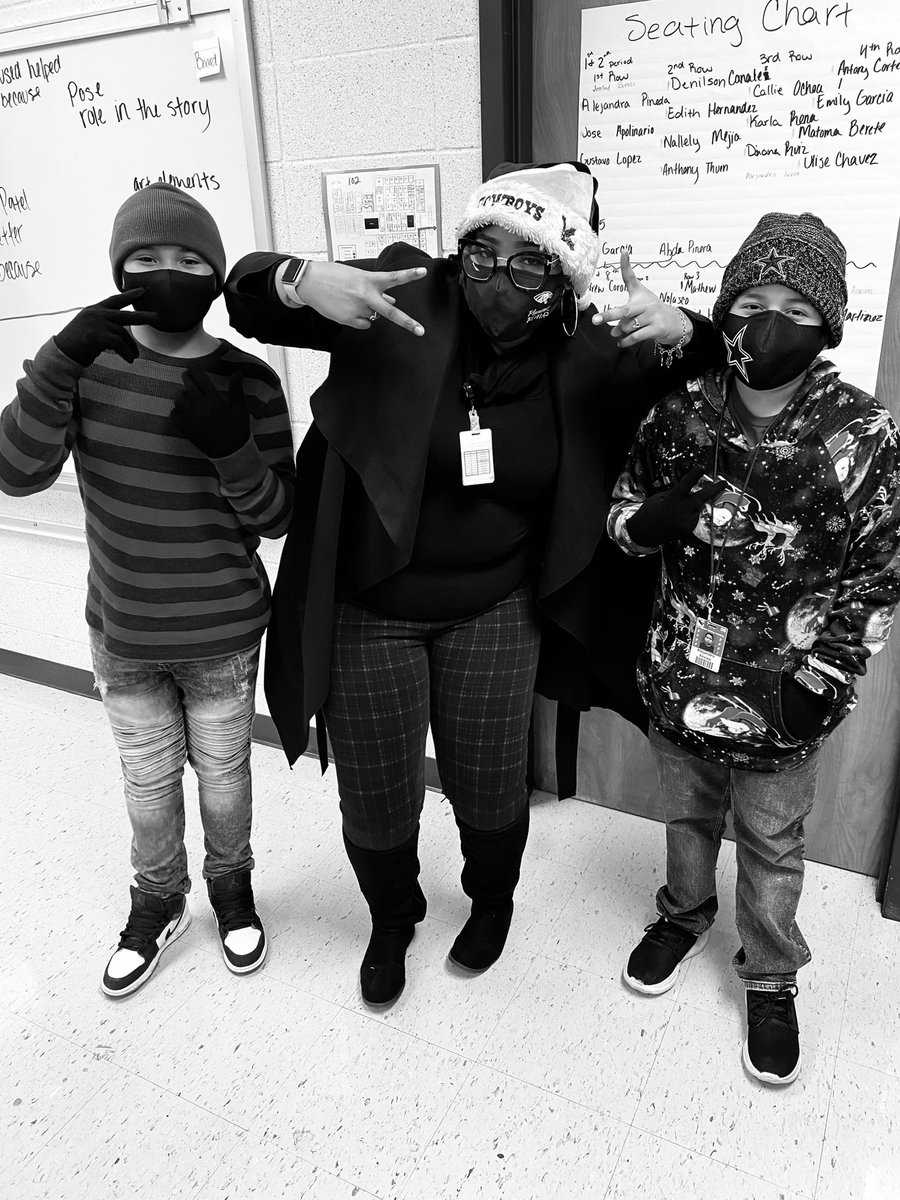 EducatorMurray's tweet photo. A successful Tree Topper Day @PlummerMS_AISD Tis the season to wear your favorite holiday hat 🎅🏾🧑🏽‍🎄🤶🏽🎄🦌 #AldineAnywhere #WeAreAldine #AldineForLife #PumasPluggedIn @Adcain2U @lmamerson @pruittkim @drgoffney https://t.co/g9RgGB4m2Y