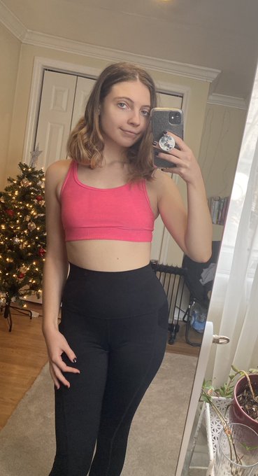 Pre-workout earlier today 😋 https://t.co/2cBsnVOIEF