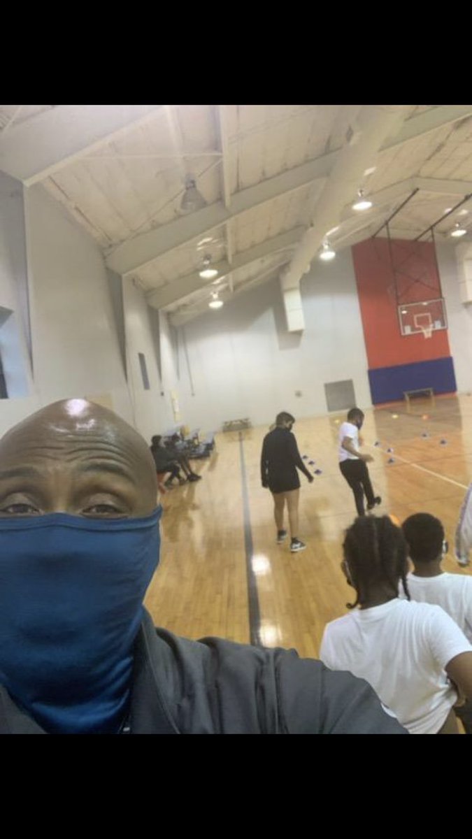 RaulCollins16's tweet photo. Thanks @HoustonDynamo for sending Coach Stephanie!! The kiddos are coming along โฝ๏ธโฝ๏ธโฝ๏ธ @bgcghouston #Holthouse learning Soccer and experiencing life lessons through sports #RelationalPolicing @houstonpolice Coach Stephanieโs amazing! https://t.co/GMVThVXzvR