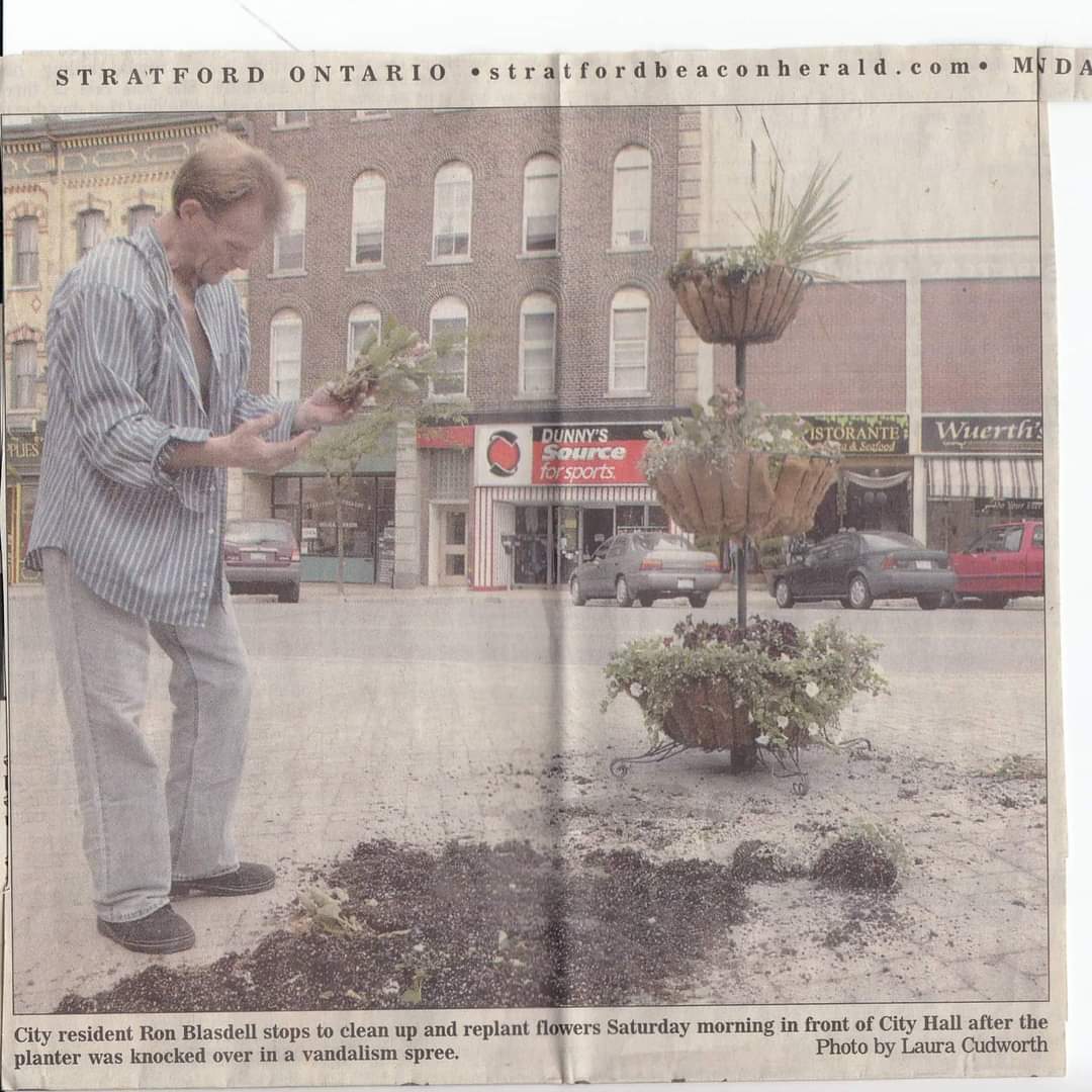 Remembering you dad. You didn't always chose the best path in life but you did have a heart of gold. 💛
Blasdell, Ron brantfordexpositor.remembering.ca/obituary/ron-b…