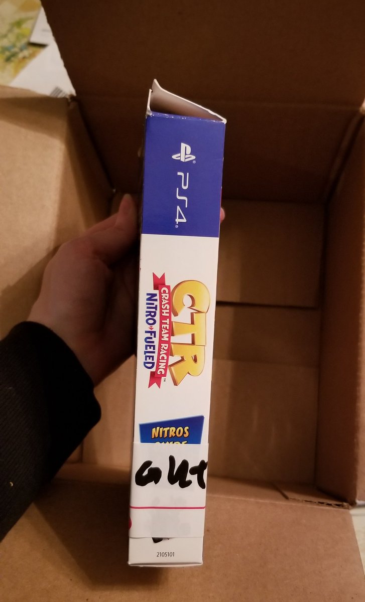 SonicObsessed's tweet photo. @Gamestop this is "new"? Really? It's already been opened and has no case. =/ https://t.co/DFWh9q1UJF