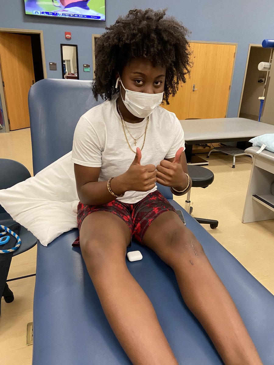 Nasia accomplished full range of motion today 0% Knee extension/ 110 degrees Knee flection 🥳🤩🙌🏽💪🏽