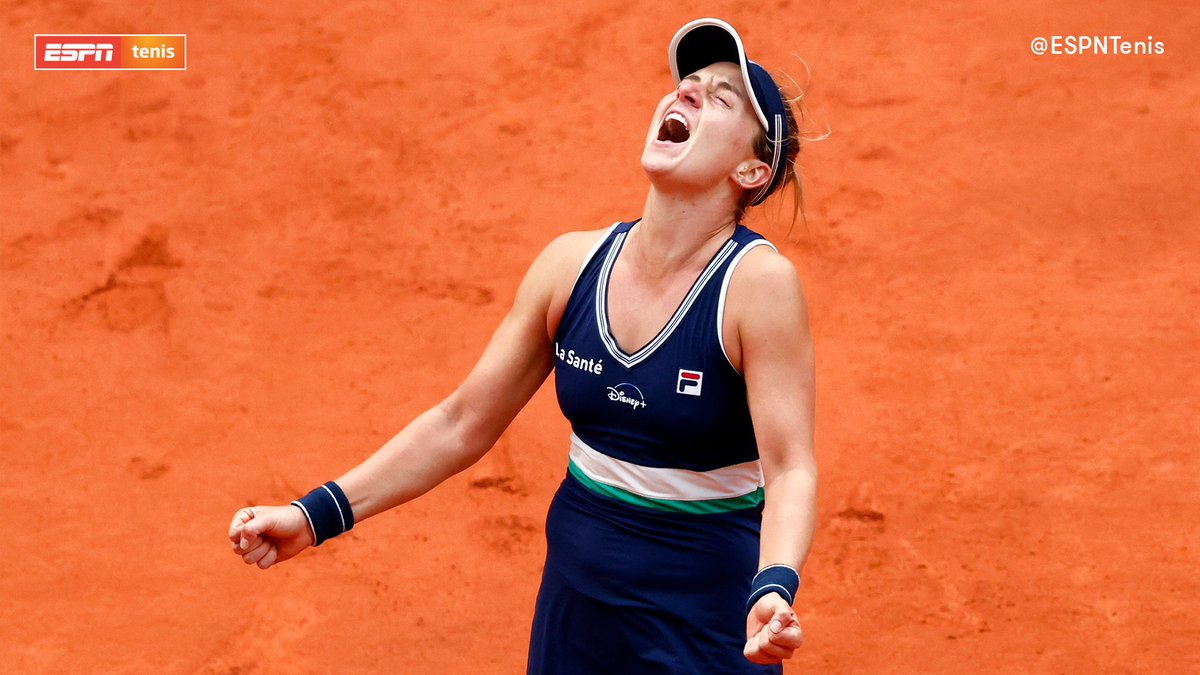 ESPNtenis's tweet image. Nadia Podoroska 🇦🇷 fue nominada a los #PremiosWTA en la categoría "Irrupción del año". 🏅

¡Felicitaciones, @nadiapodoroska! 🙌

#TENISxESPN