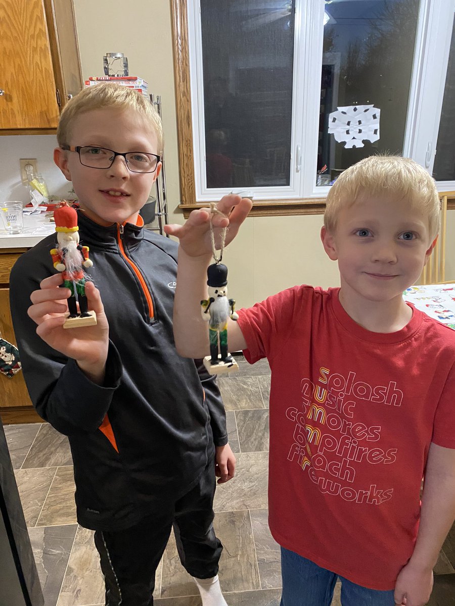 BNL_Gruenke's tweet photo. We made some ornaments to add to our tree today. #kidsdayoff https://t.co/DO9q1GCiad