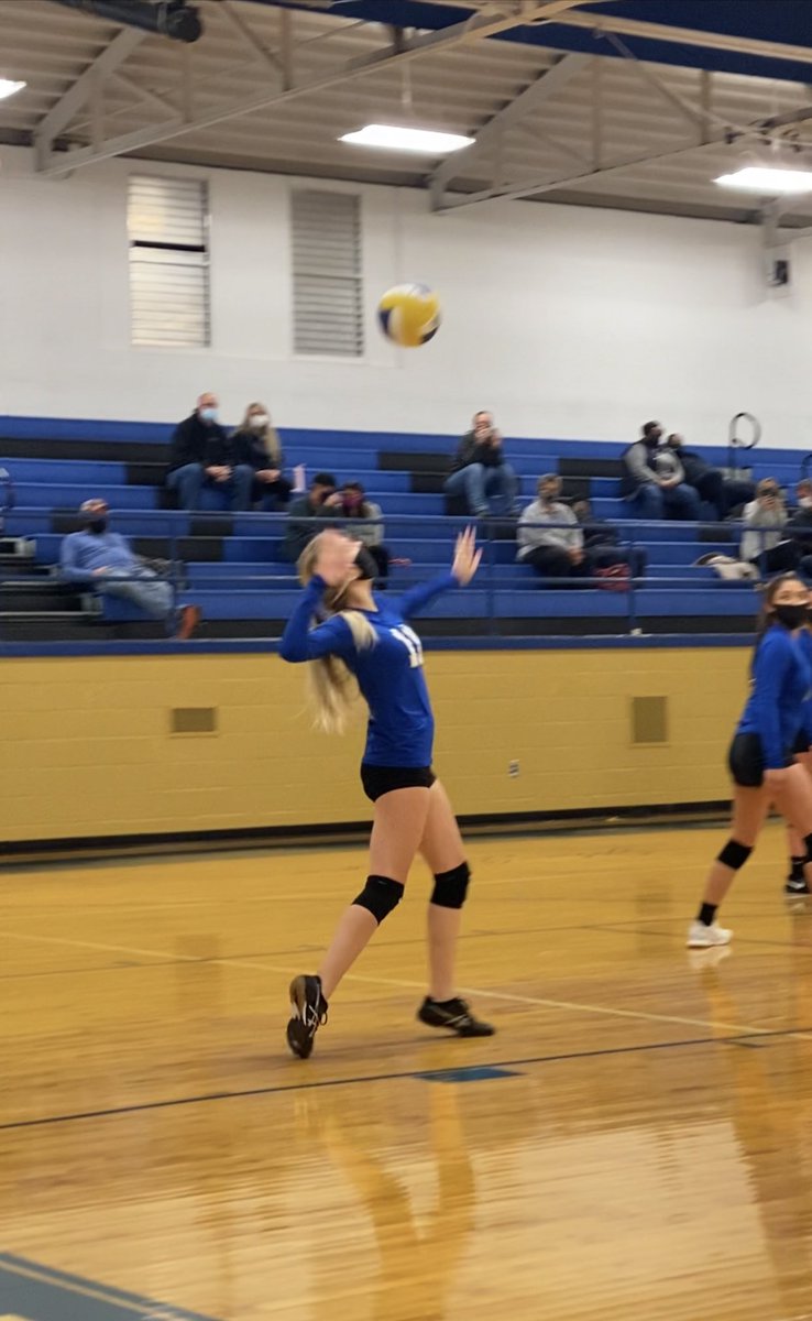 holtmm's tweet photo. It was great to see the Lady Jets on the court again tonight and come away with the W! @JMHS_Live @dylreamom #jetslive #jetswin https://t.co/VNidPRtfb6