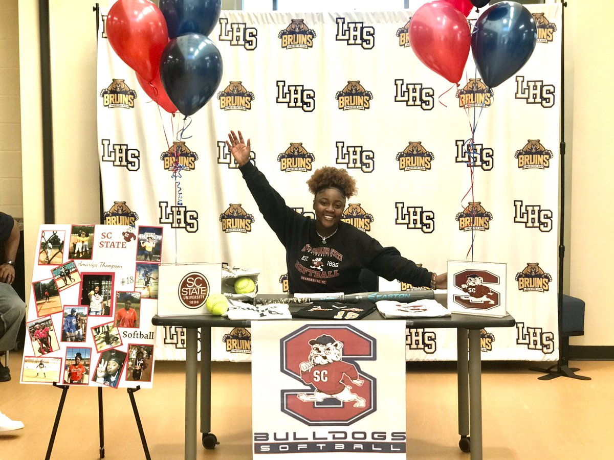 AmariyaThompson's tweet photo. It’s official....and I couldn’t be more excited!!!! South Carolina State Bulldog Pride!🥎🥎 @SCStateAthletic  #Committed #SCSU https://t.co/nicVzMC8TN