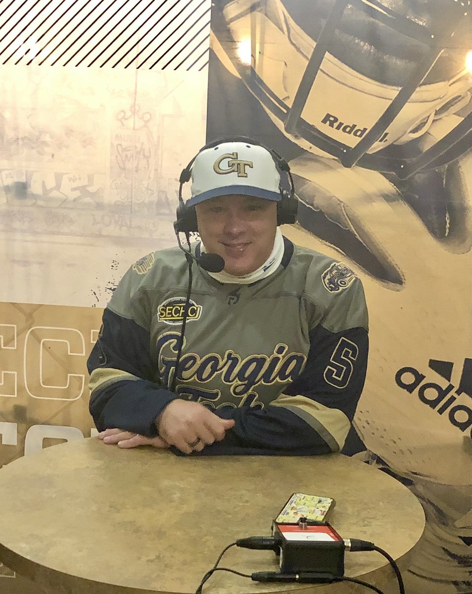 MFlynnGT's tweet image. .@CoachCollins sporting his OFFICIAL @GT_Hockey jersey for tonight’s edition of #GT60. 🐝🏈✖️🏒

Tune in live at facebook.com/GTAthletics.

#4the404
