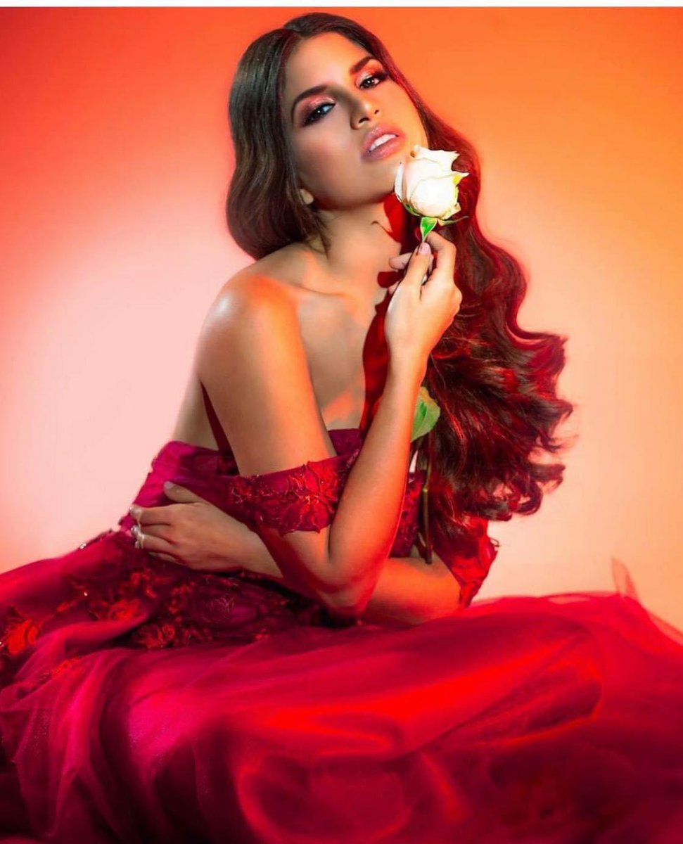 MissInterOrg's tweet photo. FELICIDADES! La nueva MISS INTERNATIONAL PUERTO RICO 2020 es Natalia Colón Figueroa ❤️🤍💙#nuestrabellezapuertorico #nbpr #missinternational #Nataliacolon #puertorico 🇵🇷 #60thMissInternational https://t.co/ysMpfs74oT